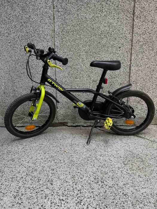 Детски велосипед BTWIN Dark Hero - 16 цола + помощни колела