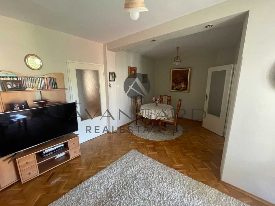 Продава се Тристаен апартамент в Пловдив, Център - 98 кв.м за 1786 €/кв.м - Снимка #1