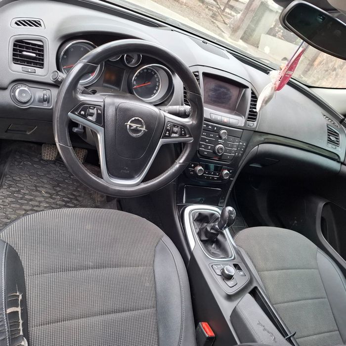 Vând  Opel Insignia 2010