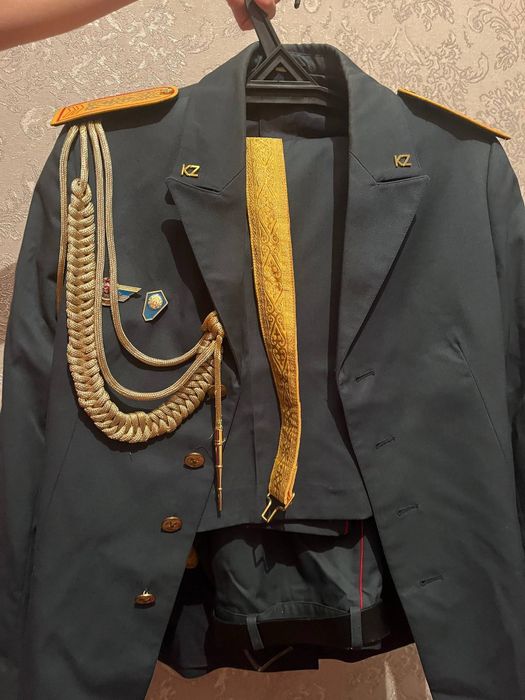 Парадная форма кроме рубажки всё есть