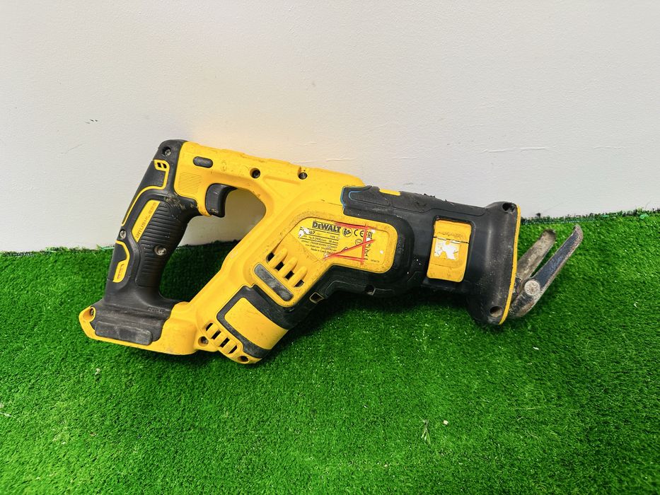 Fierastrau sabie Dewalt DCS367 defecta