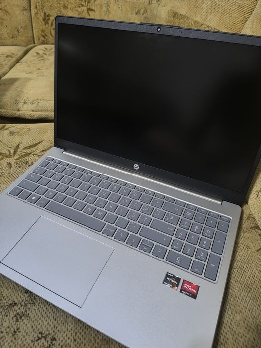 Laptop HP 15-fc0031nq