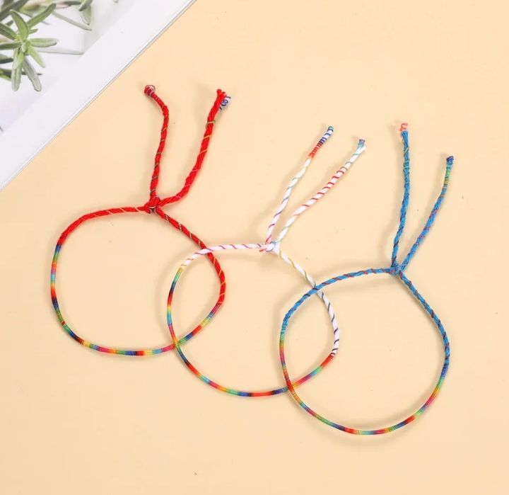 Текстилни гривни за късмет