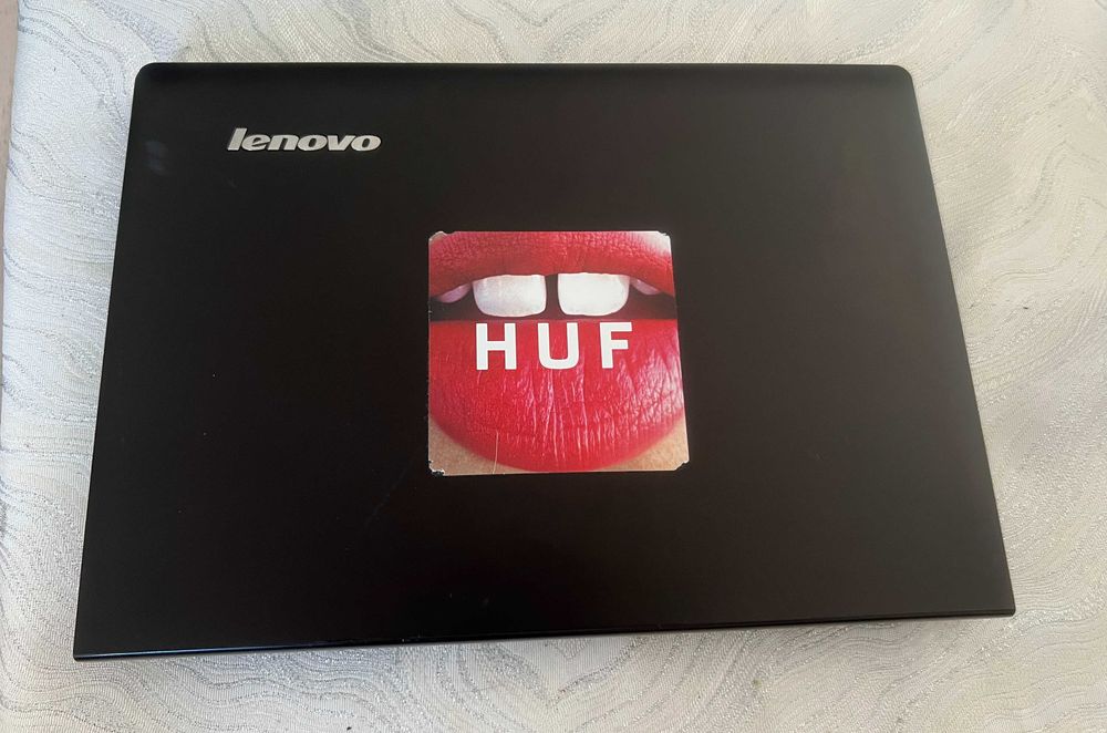 Laptop Lenovo M30-70 i3 8GB HDD HDMI fara alimentator defect baterie
