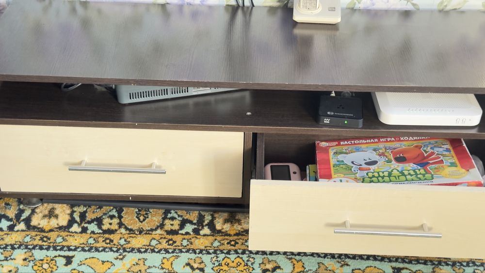 Продам тумбу под телевизор