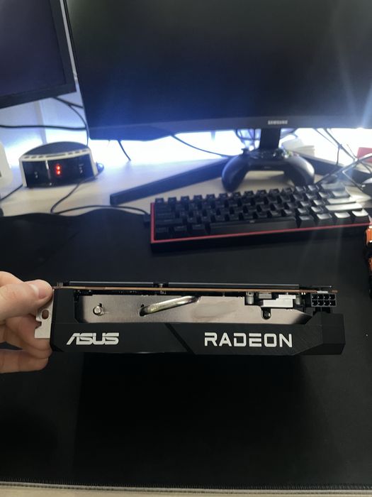 Vand placa video Asus rx7600