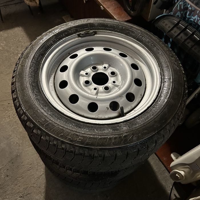 Продам комплект резины Липучка