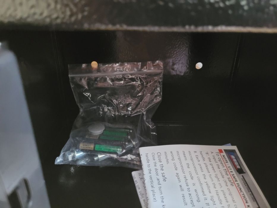 Caseta valori din metal