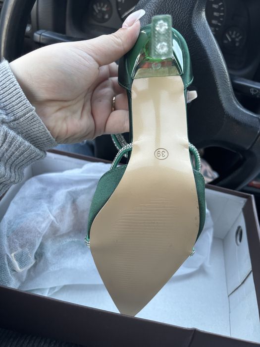 Официални обувки на висок ток 39 номер