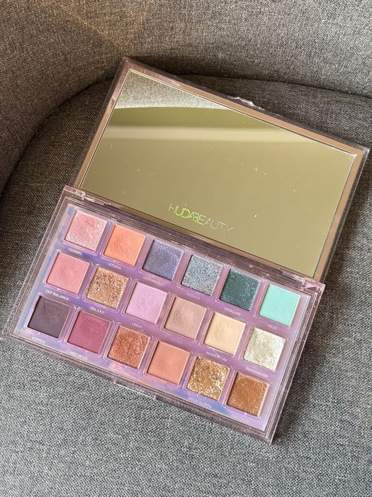 Палитра Huda Beauty Mercury Retrograde, сенки за очи