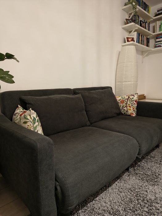 canapea neagra sufragerie
