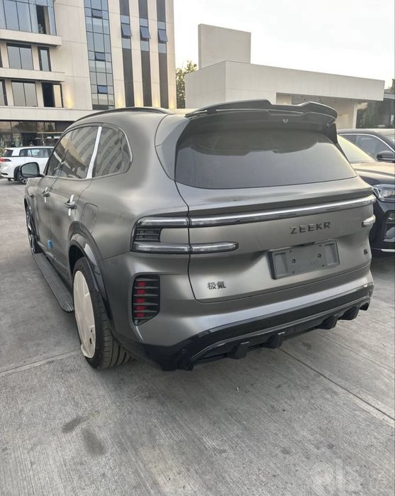 Zeekr 8X  Shadow