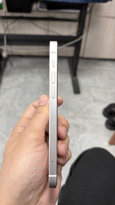 Продам iphone 12 64gb