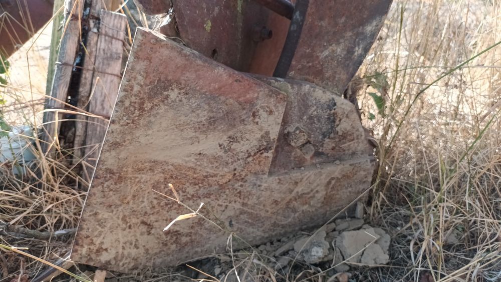 Vând plug românesc