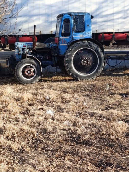 Traktor T-28 sotiladi