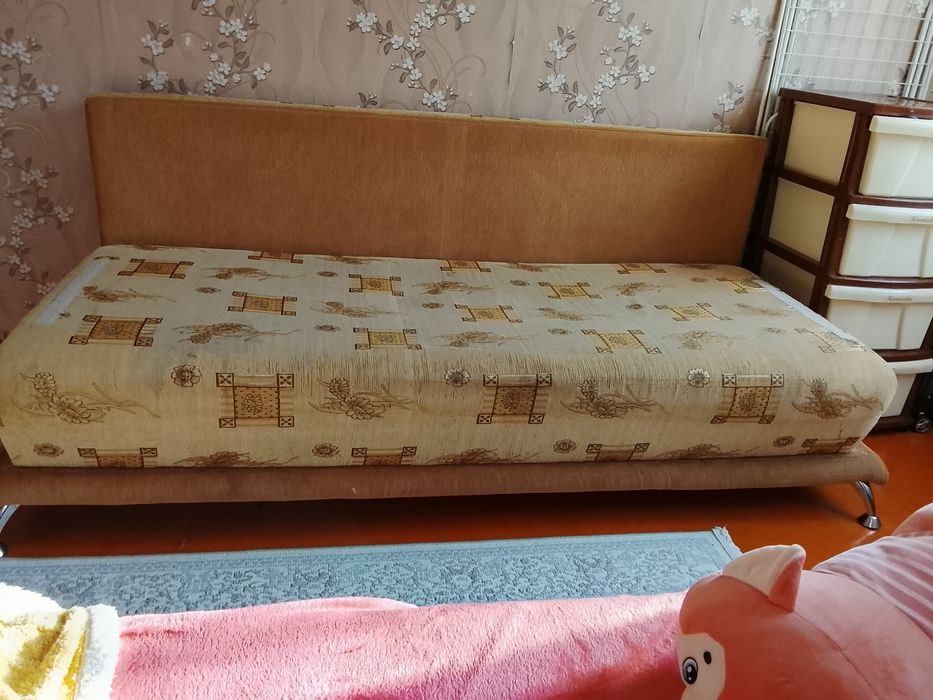 Отдам диван даром