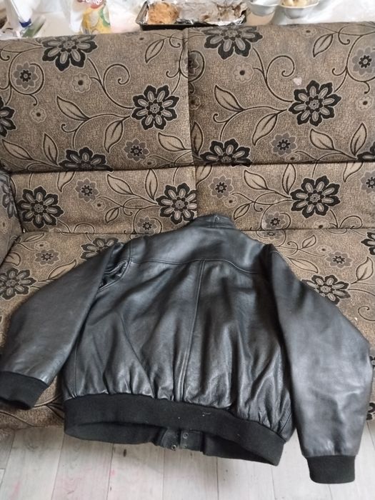 Продам кожаную куртку