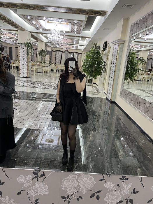 Черное бальное платье