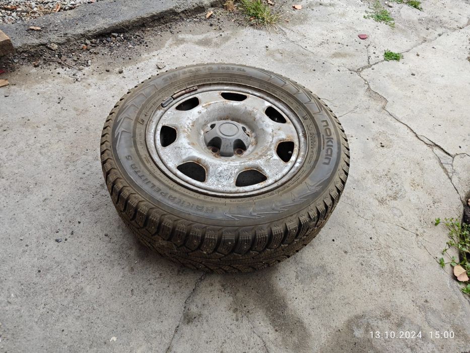 Продам Зимнюю резину