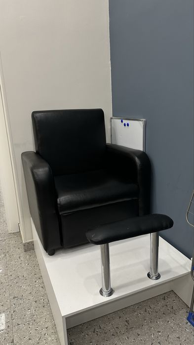 Сдается маникюрный стол в аренду.