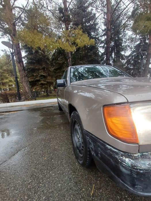 Mercedes Benz w124