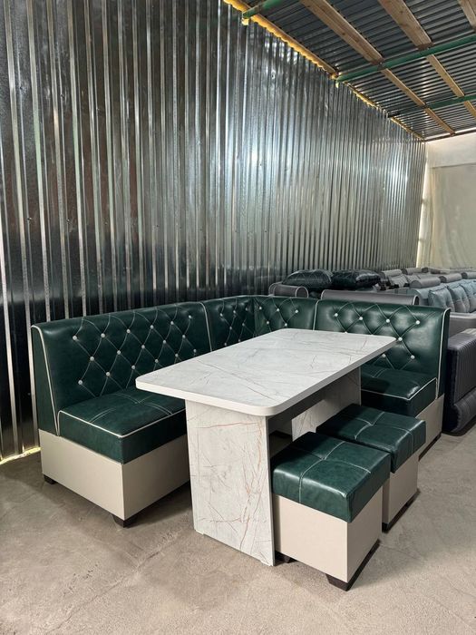 Продаётся Кухонные уголки