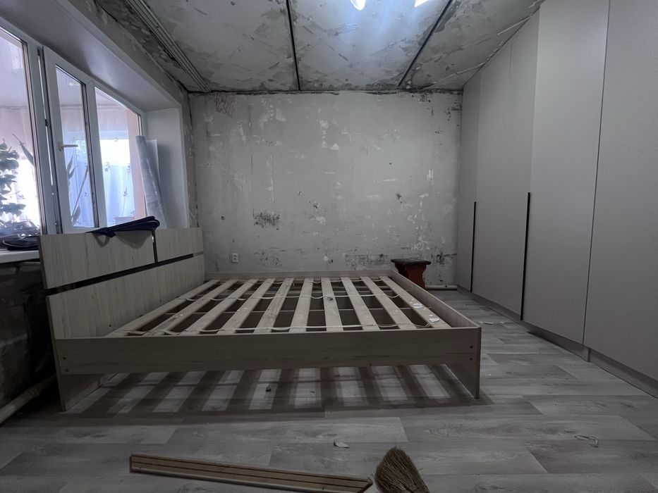 Двухспальная кровать