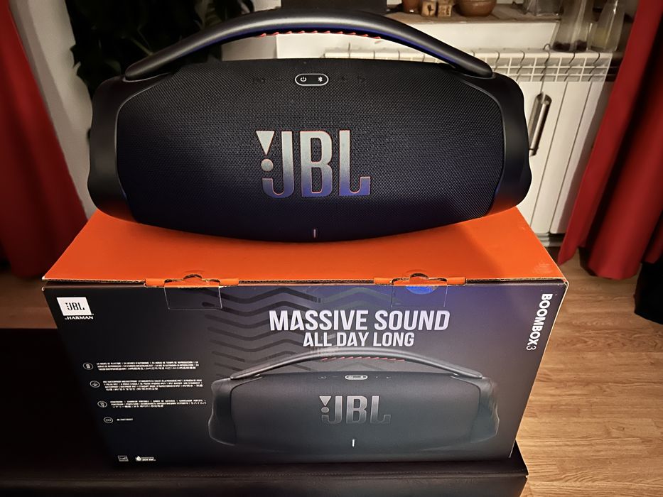 J B L  Boombox 3
