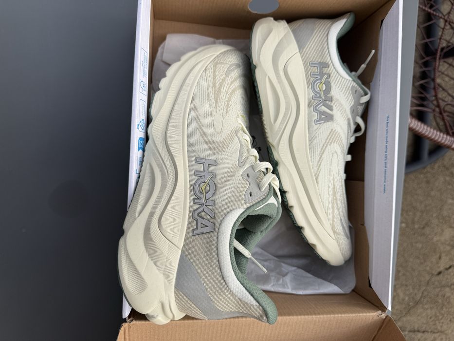 Hoka Arahi 8  43.1/3
