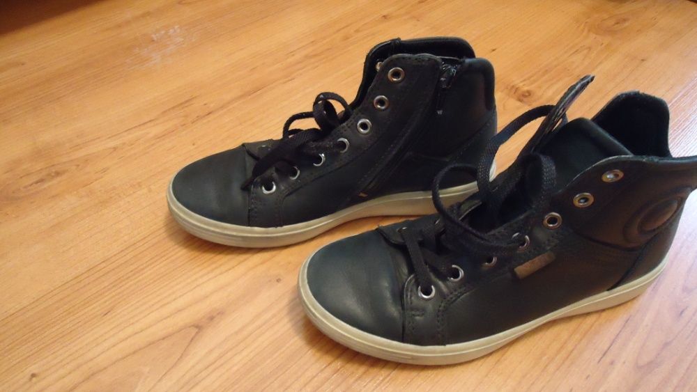 Кожаные ботинки фирма ЕССО для девочек