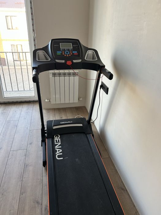 Продам беговую дорожку