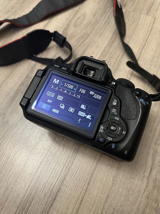 Canon eos 600d kit 18-135