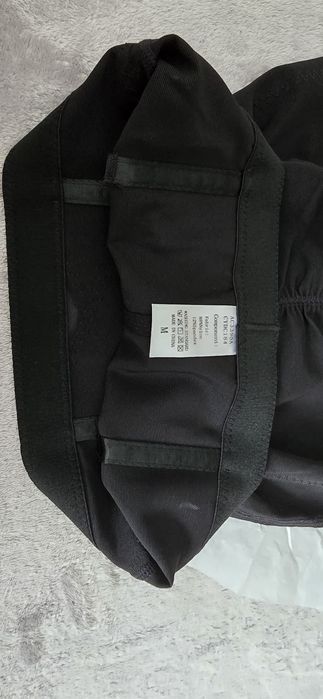 Vând lenjerie/pantaloni modelatori cu modelare puternica a abdomenului