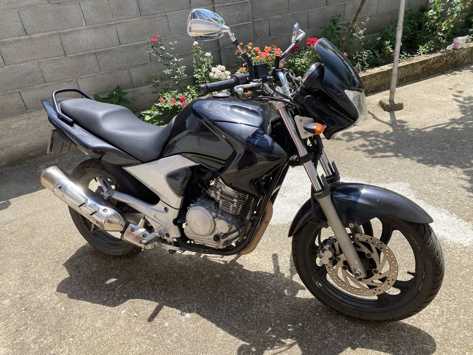 Мотоциклет Yamaha YBR 250