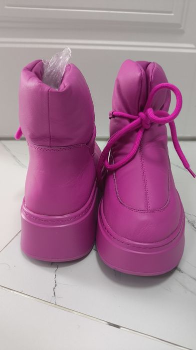 Новые зимние кроссовки 38