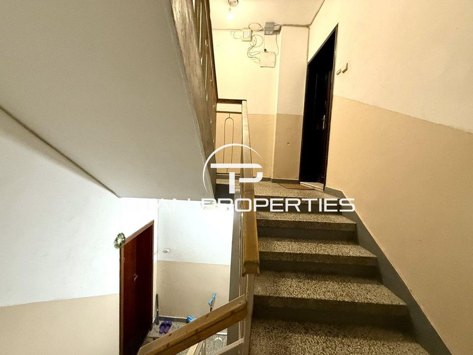 Тристаен апартамент за продажба в кв.Мараша