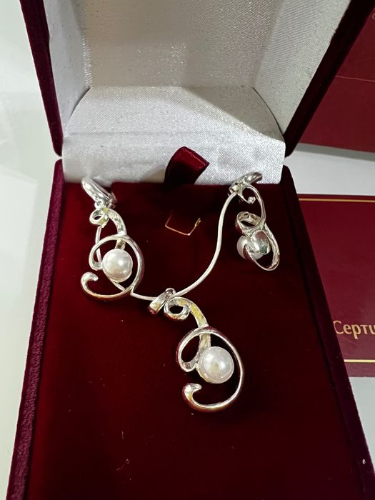 Сребърно колие и обици