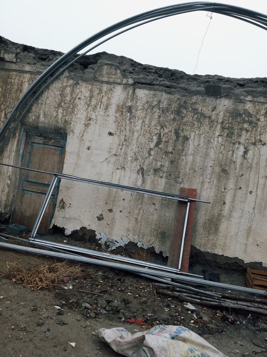 Parnik sotiladi tez va arzon narxda