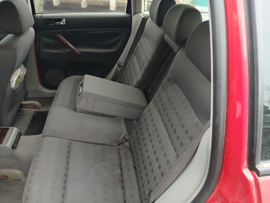 ЗА ЧАСТИ Автомобилът Volkswagen Passat 1.9 tdi