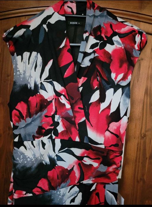 Rochie  nouă .Roman.UK