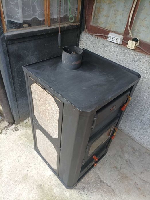 Камина отоплителна на твърдо гориво "ПРИТИ"