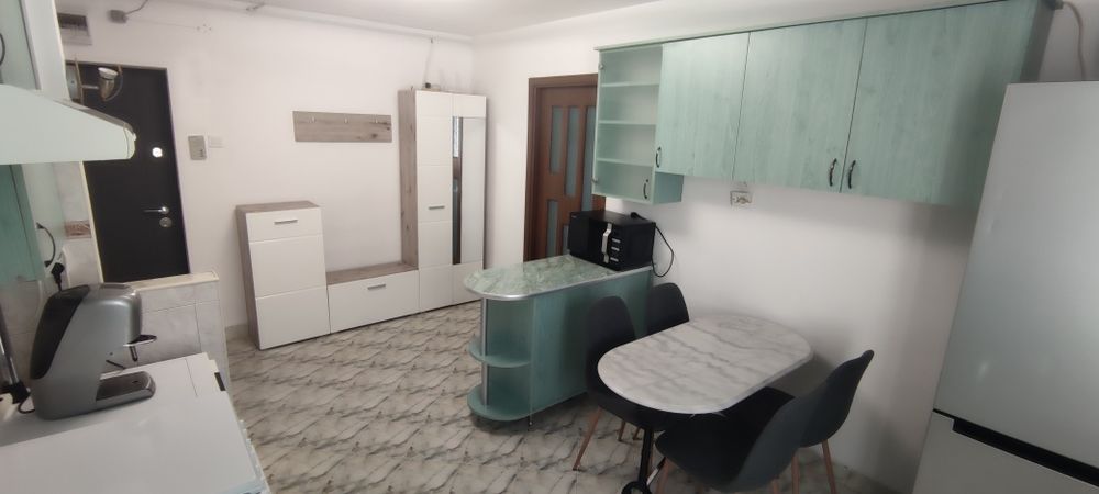Apartament cu 3 camere + loc de parcare