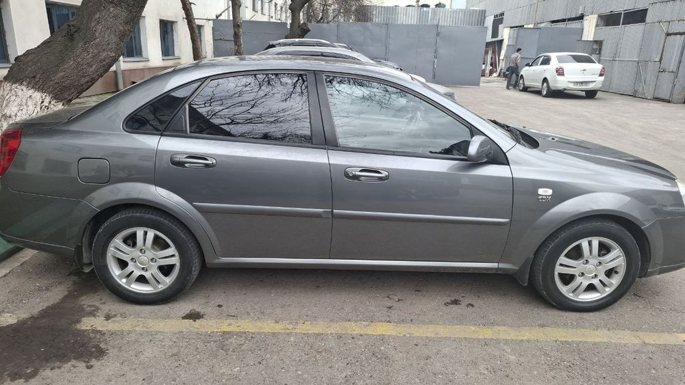 Продаётся Ласетти  1.8