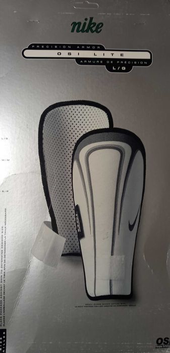 Nike Precision армирани футболни кори-размер L