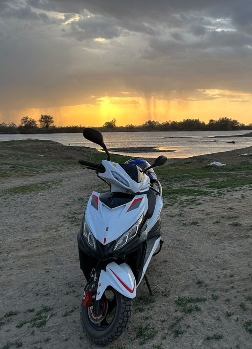 Продам скутер Vento city