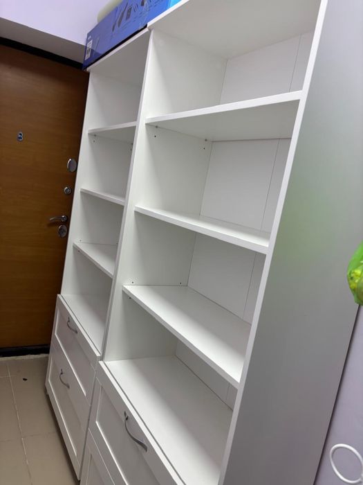 Продается стеллаж с полками