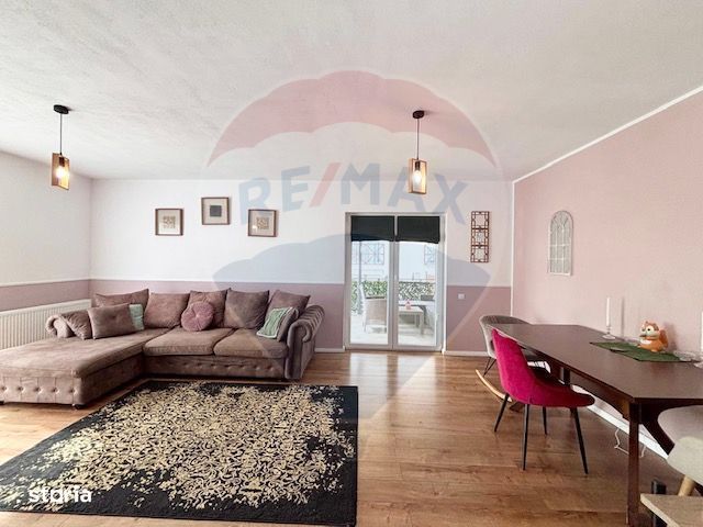 Casa moderna de vanzare in Bavaria Park cu priveliste la muntii Fagars