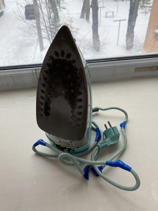 Утюг  в рабочем состоянии