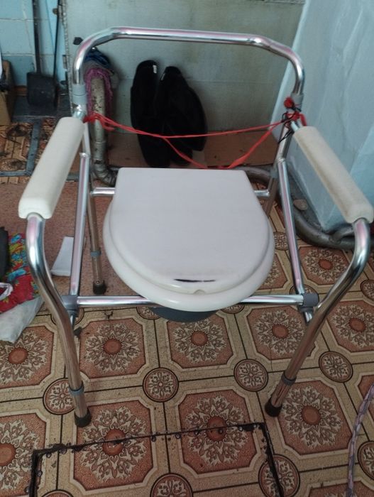 Стул инвалидный с горшком