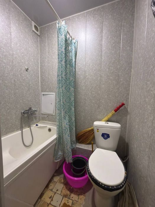 Город Алмалык. Сдается квартира 1 комнатный 4 етаж  Космос